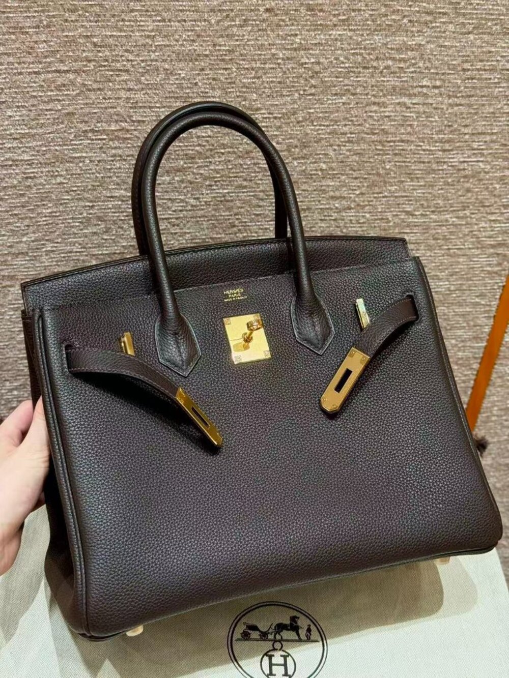 Classic Hermes Bag: A Stylish and Versatile Choice for Elegance
